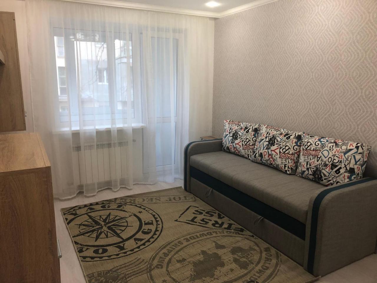 Gil Apartments, 38 Prospect Svobody 우주고로트 외부 사진