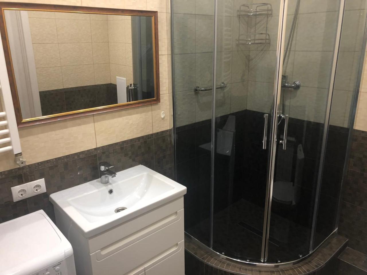 Gil Apartments, 38 Prospect Svobody 우주고로트 외부 사진
