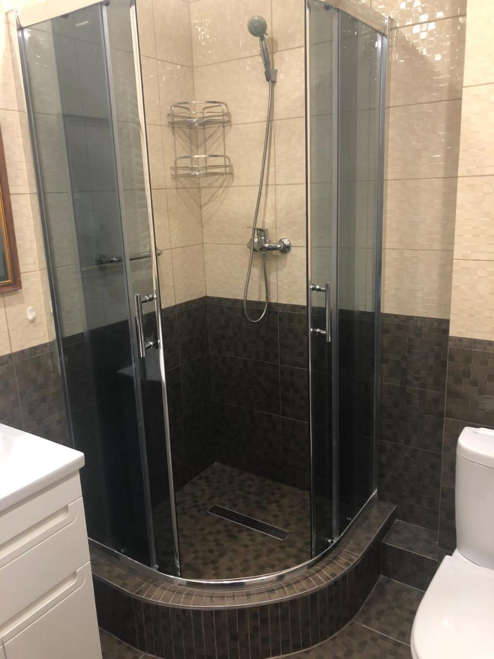 Gil Apartments, 38 Prospect Svobody 우주고로트 외부 사진