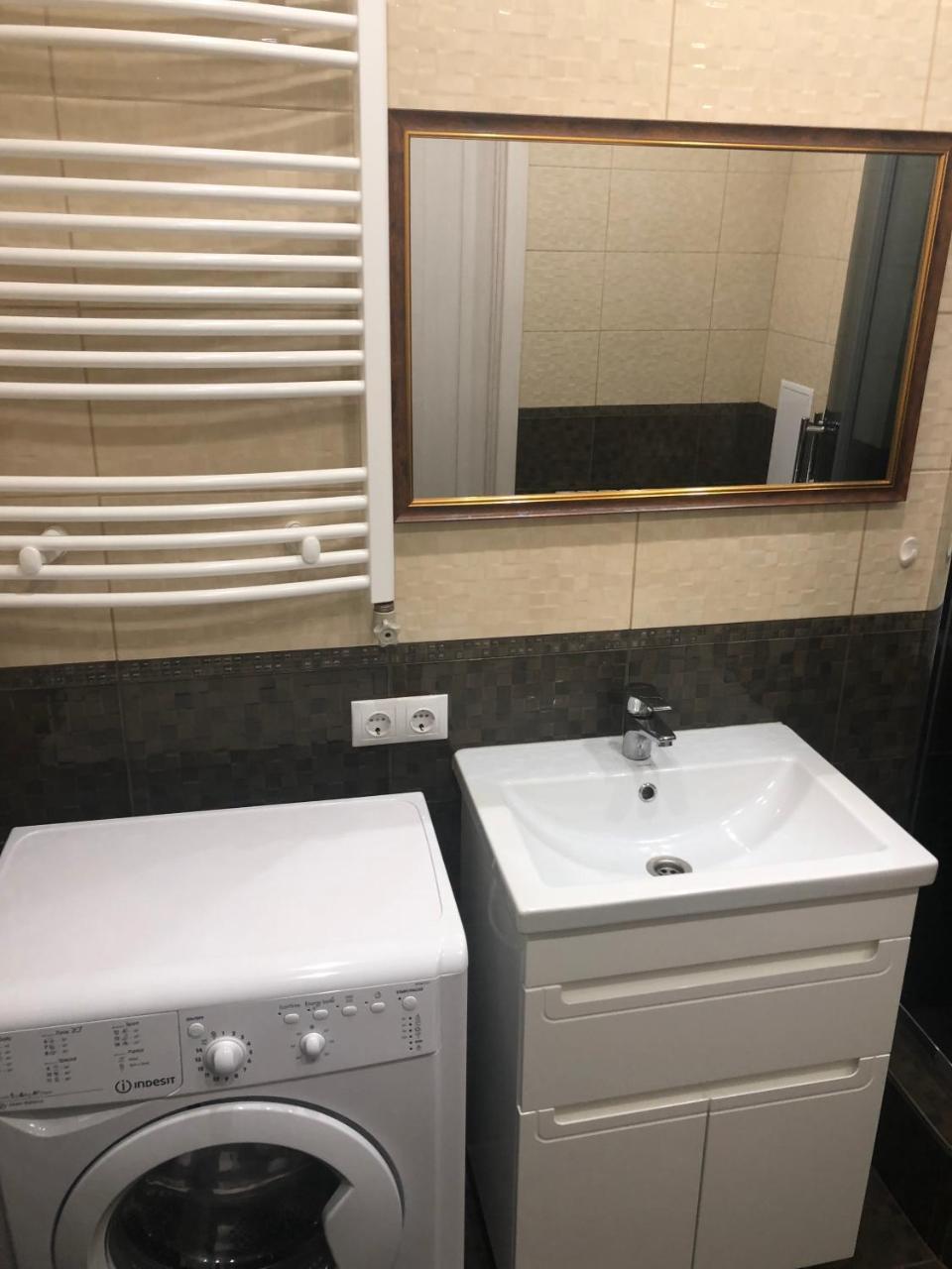 Gil Apartments, 38 Prospect Svobody 우주고로트 외부 사진