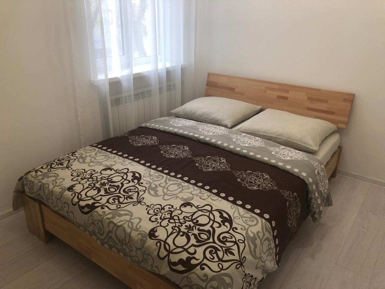 Gil Apartments, 38 Prospect Svobody 우주고로트 외부 사진