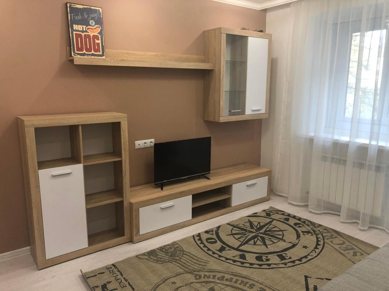 Gil Apartments, 38 Prospect Svobody 우주고로트 외부 사진